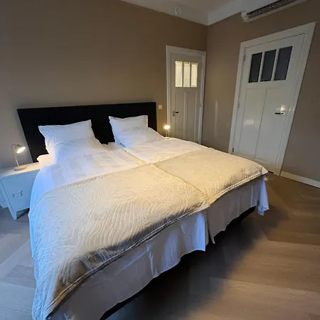 Bed and breakfast Morelstraat 3*
