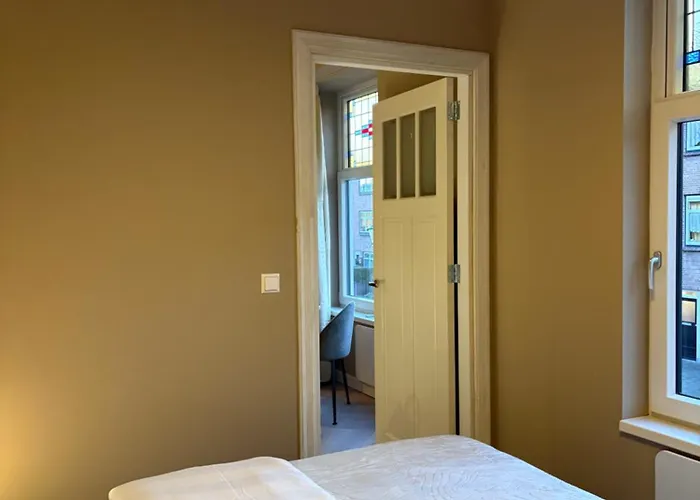 Bed and Breakfast Morelstraat Χάγη