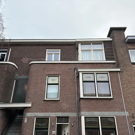 לינה וארוחת בוקר Morelstraat 3*