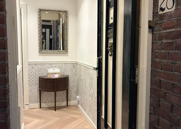 Morelstraat 3* 헤이그