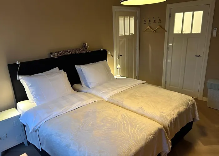 Frühstückspension Morelstraat 3*